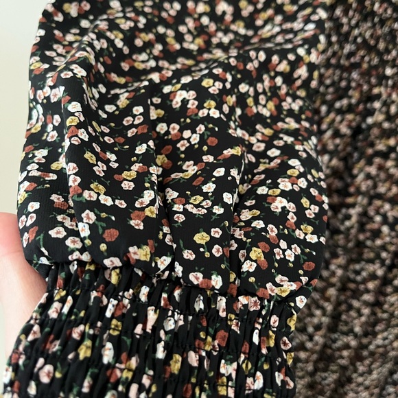 Black Floral Print Ruffled Dress - Picture 7 of 10